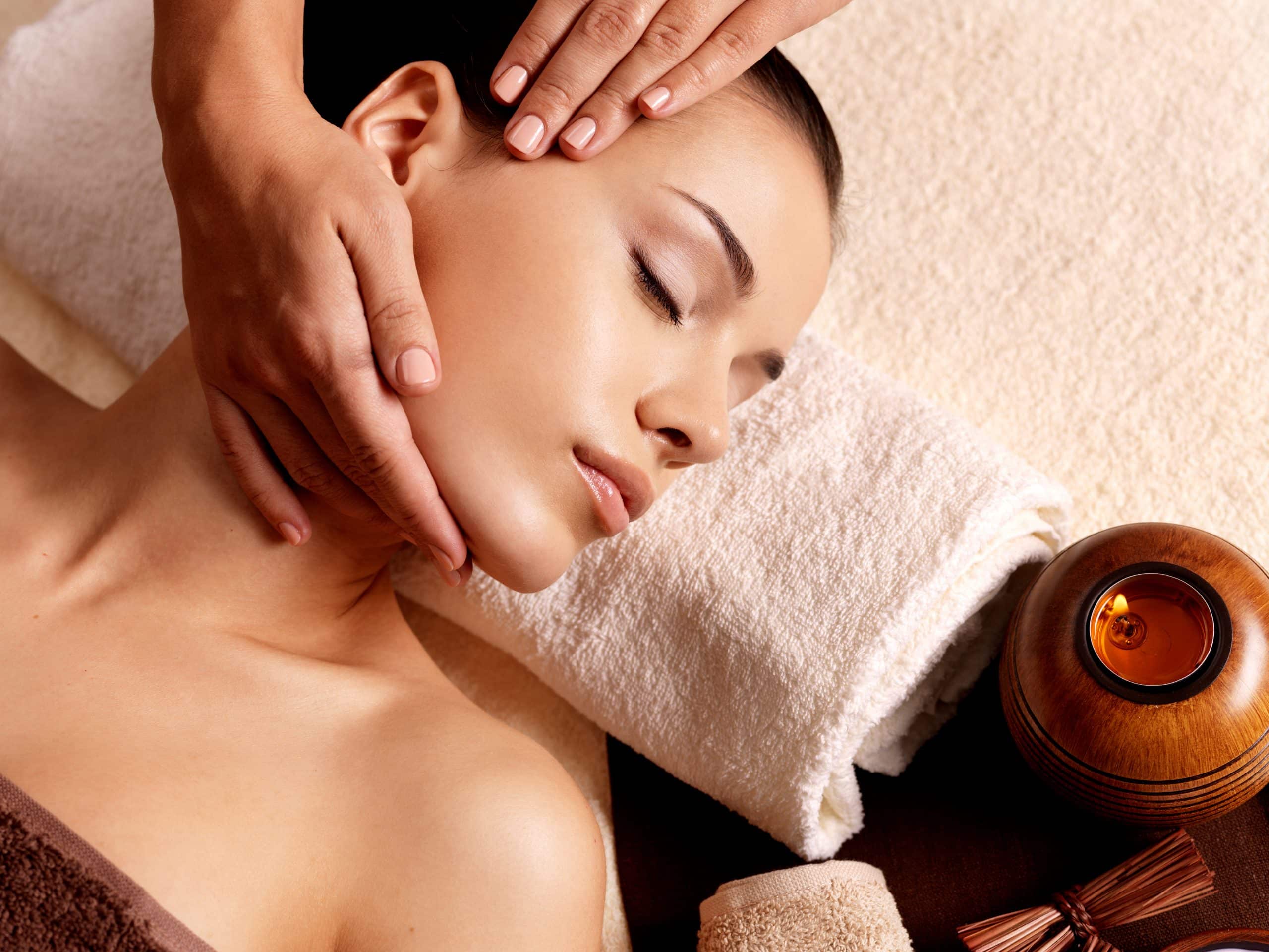 Head neck and shoulder massage with warm oil at 22 Ayur