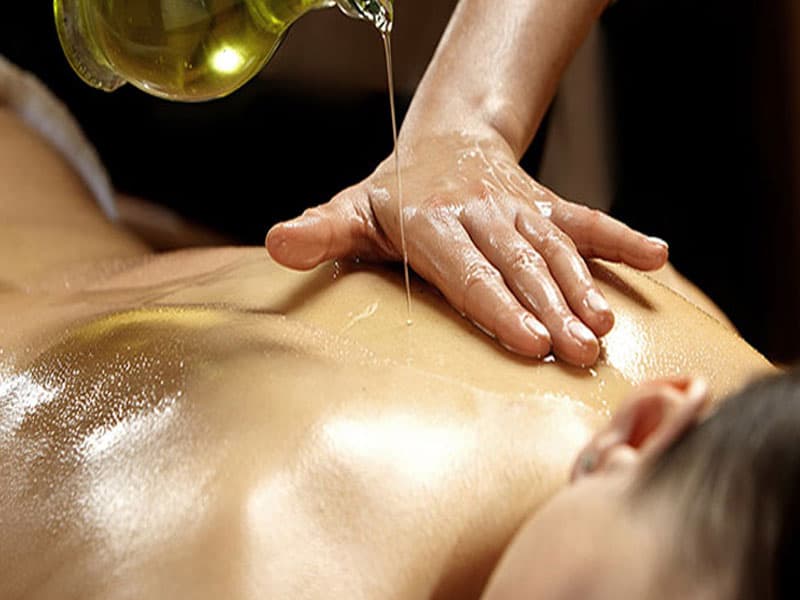 Pizhichil royal oil bath treatment at 22 Ayur